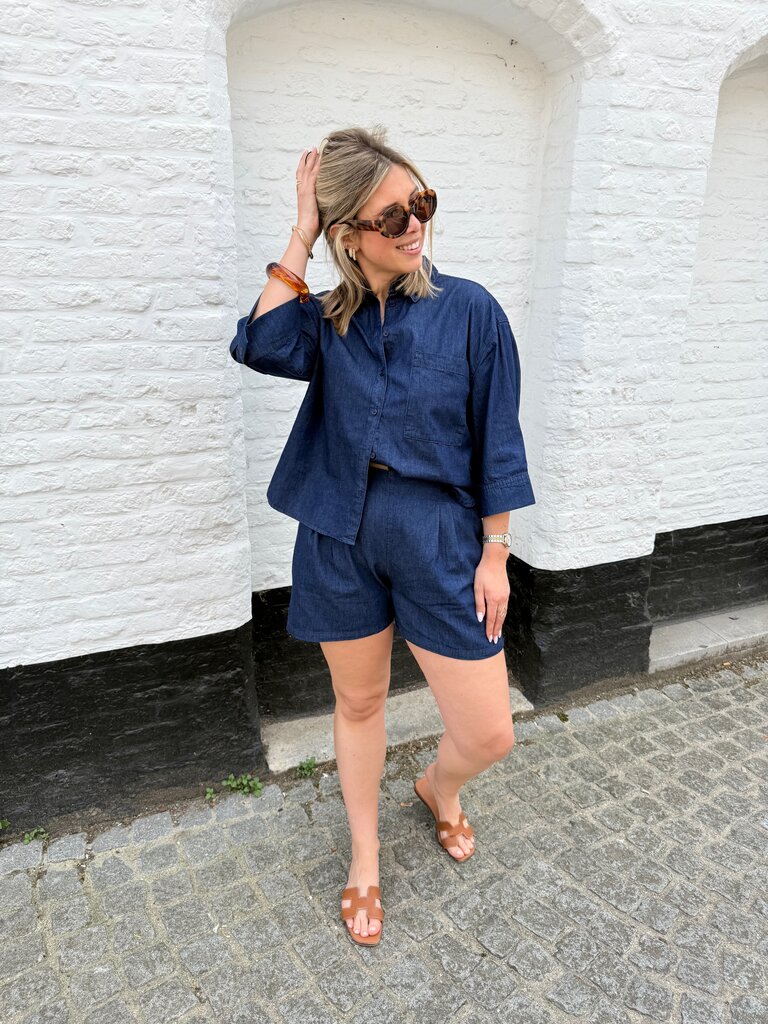 Debby short blue