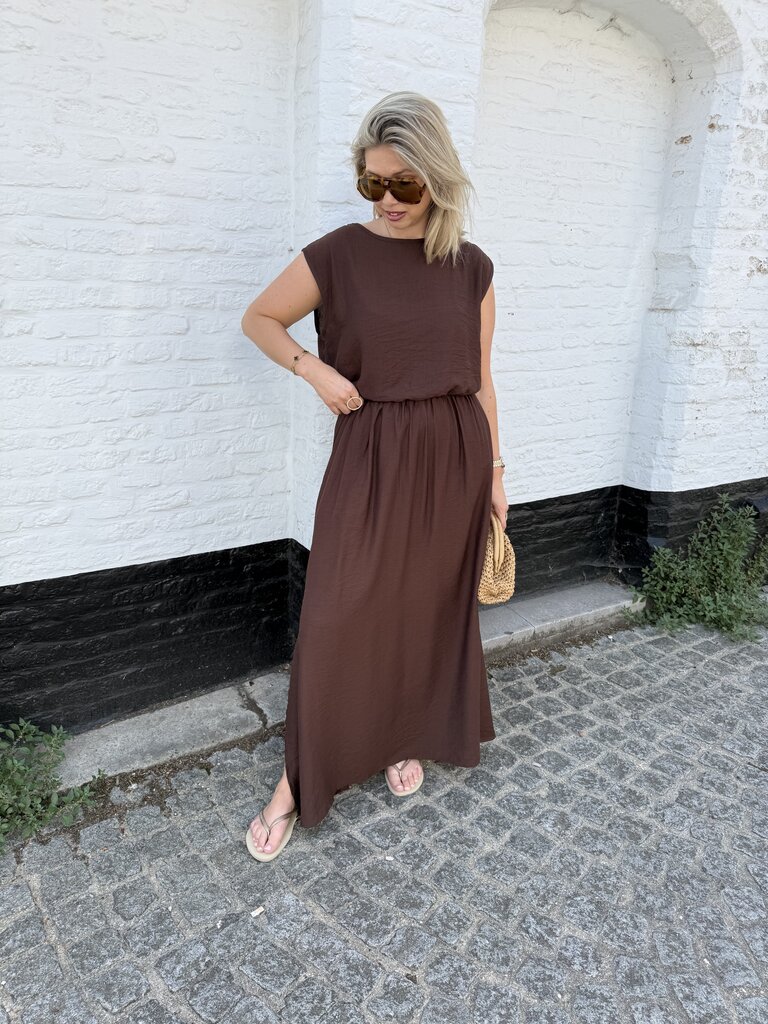 Alice ensemble brown