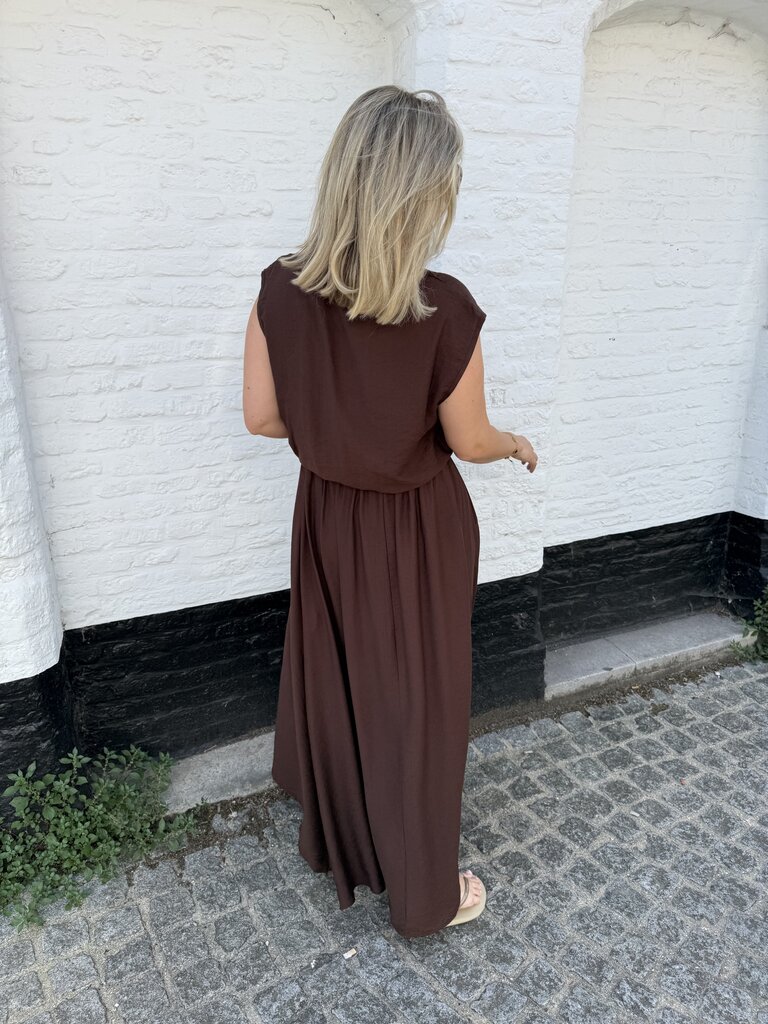 Alice ensemble brown