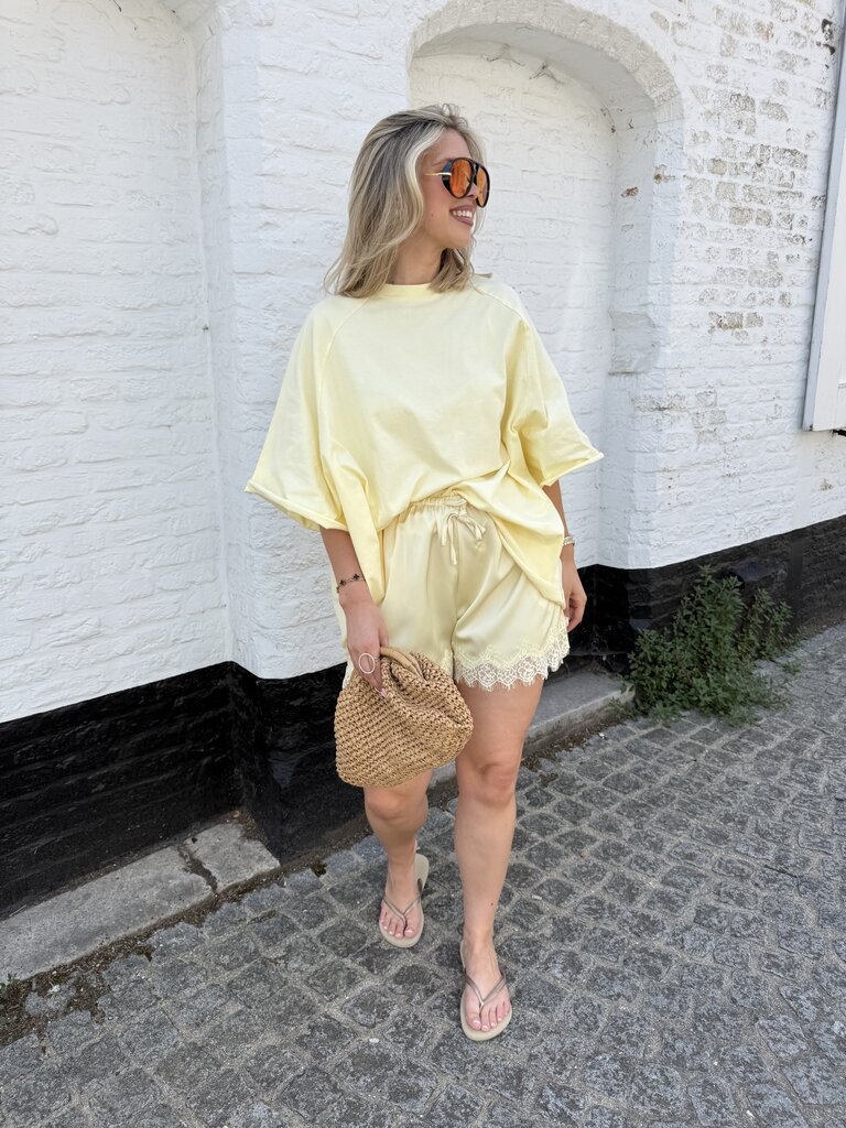 Ava lace short butter yellow