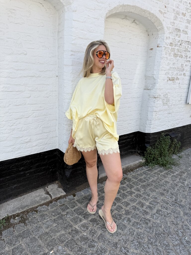 Ava lace short butter yellow