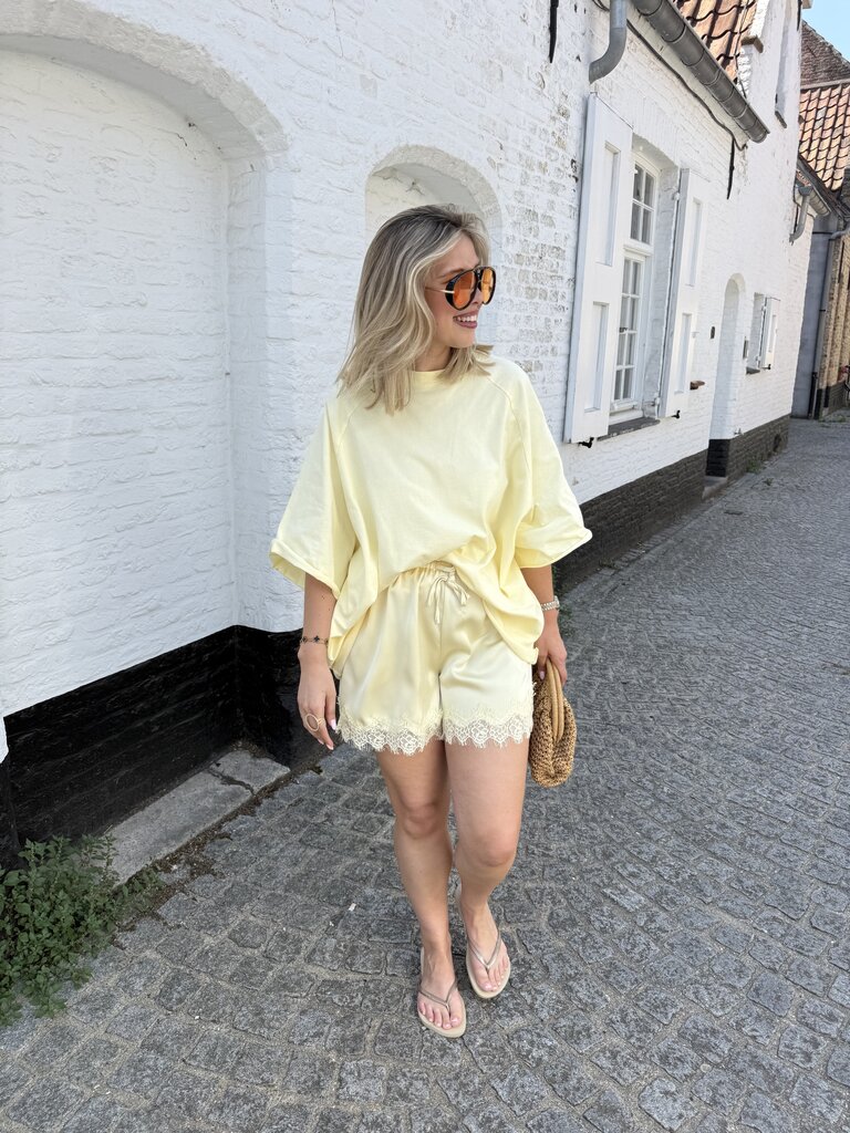 Ava lace short butter yellow