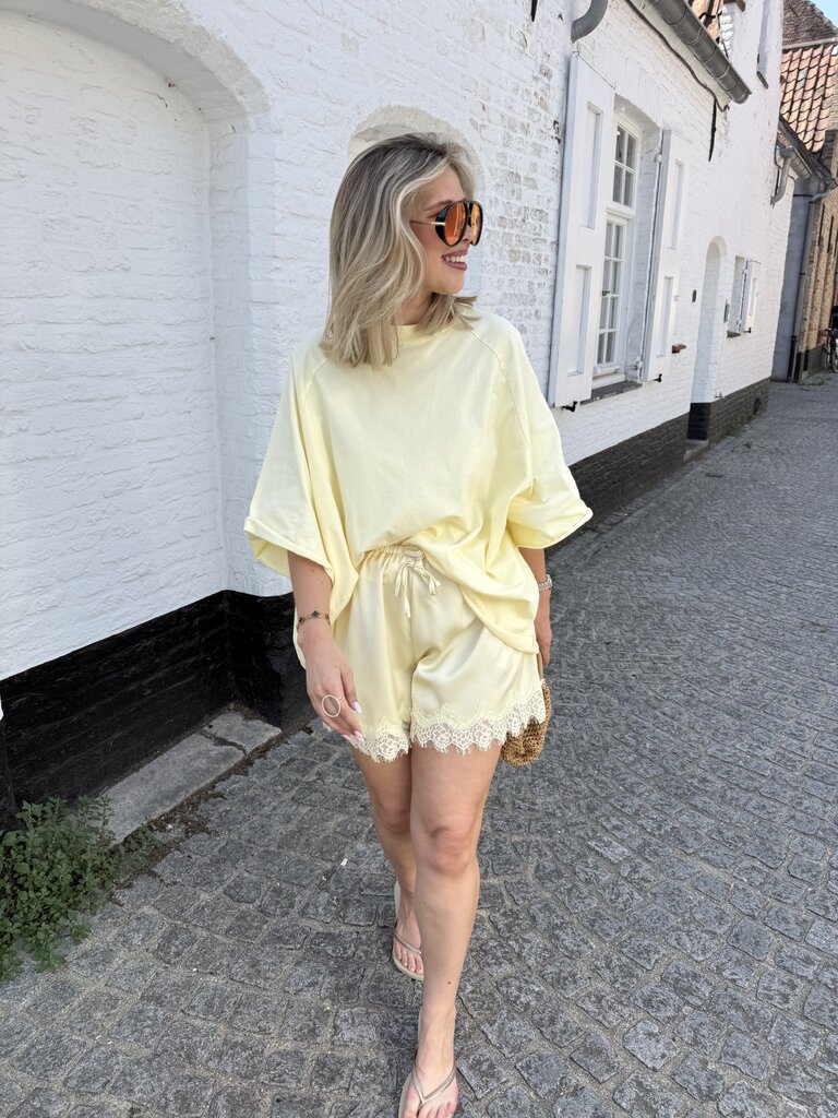 Ava lace short butter yellow