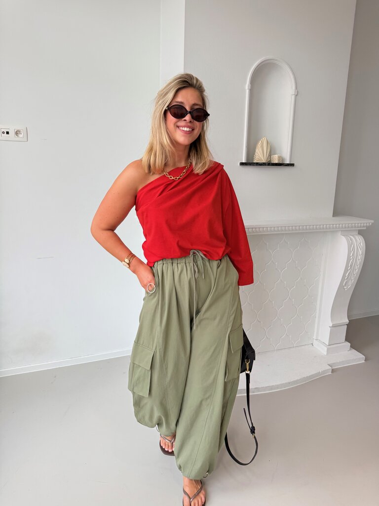 Posy one shoulder top red