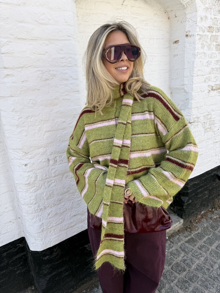 Lio knit with scarf green/pink
