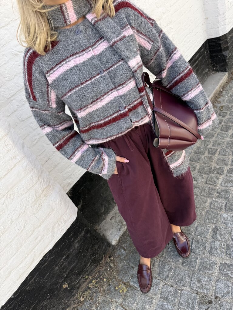 Lio knit with scarf grey/pink