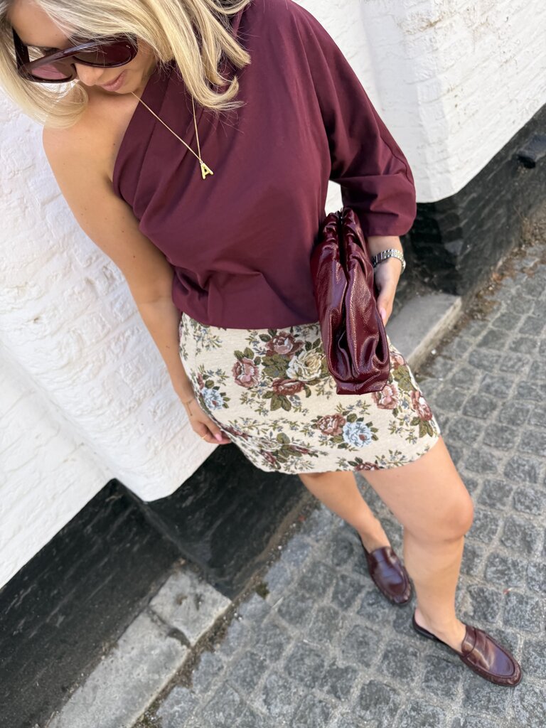 Posy one shoulder top burgundy