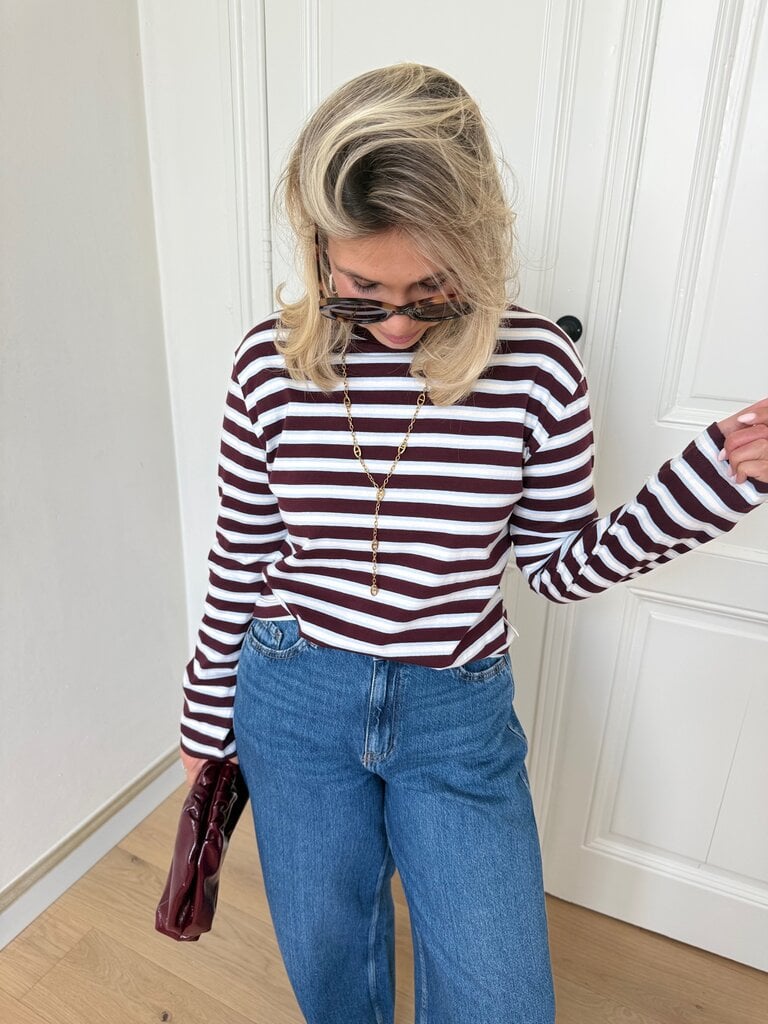 Sophie tee wine