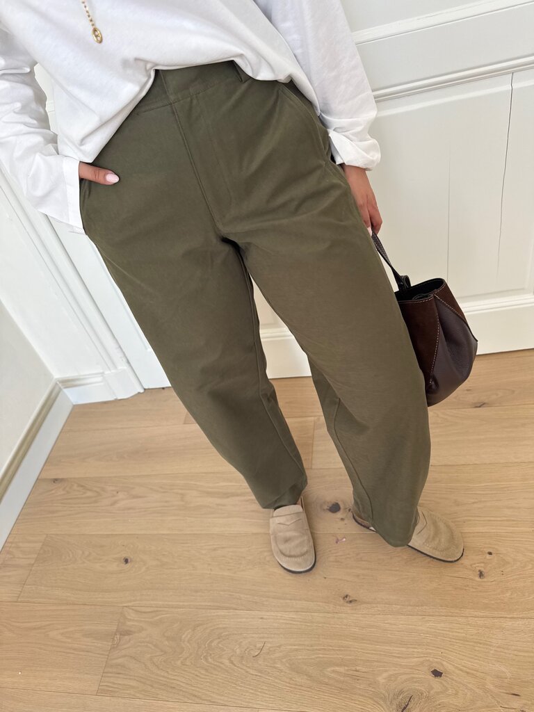 Tara barrel pants khaki