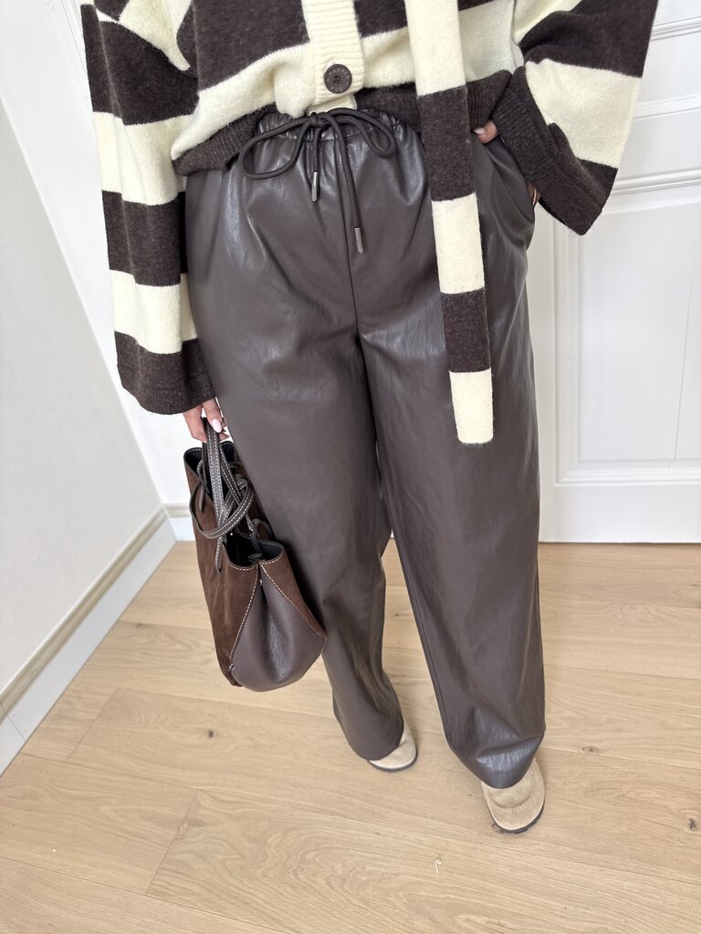 Mini faux leather pants brown