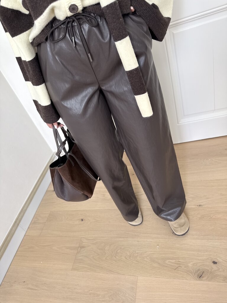 Mini faux leather pants brown