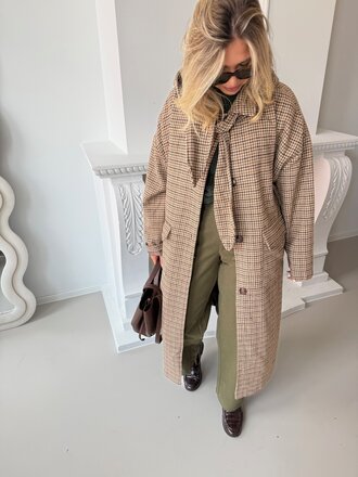 Lotta checked coat