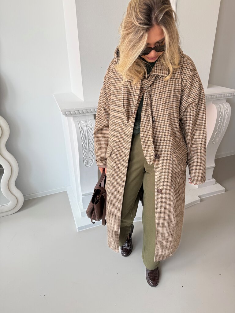 Lotta checked coat
