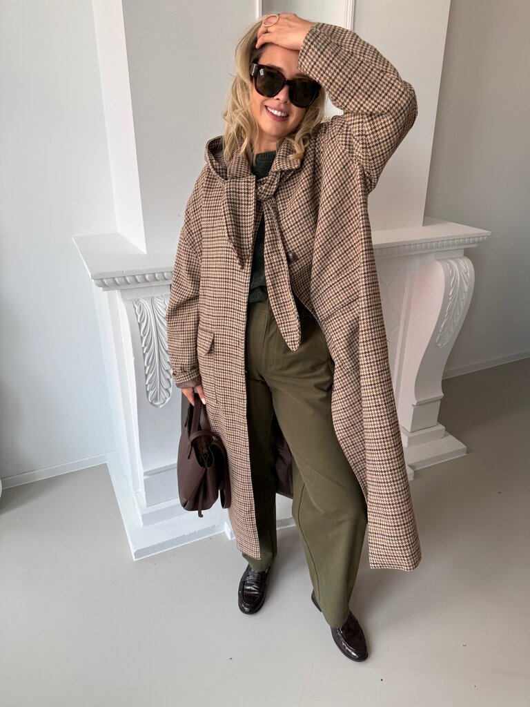 Lotta checked coat