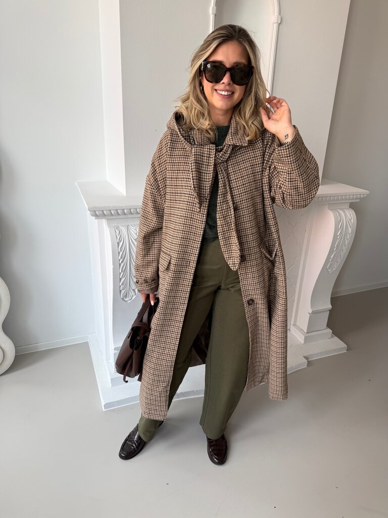 Lotta checked coat