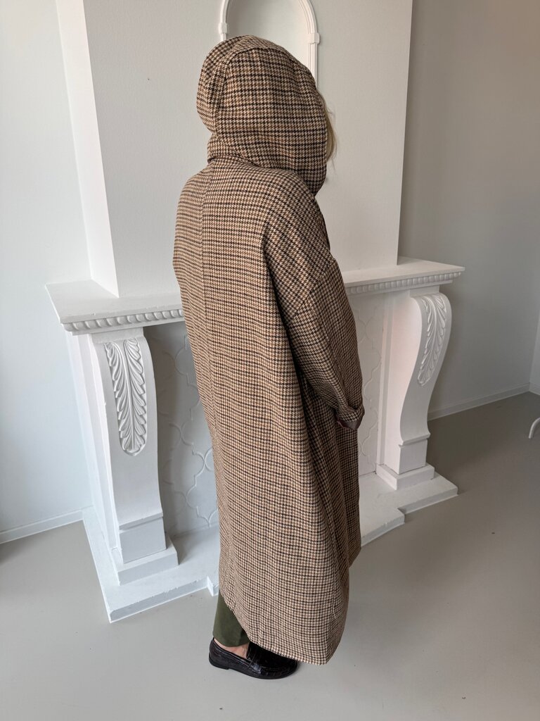 Lotta checked coat