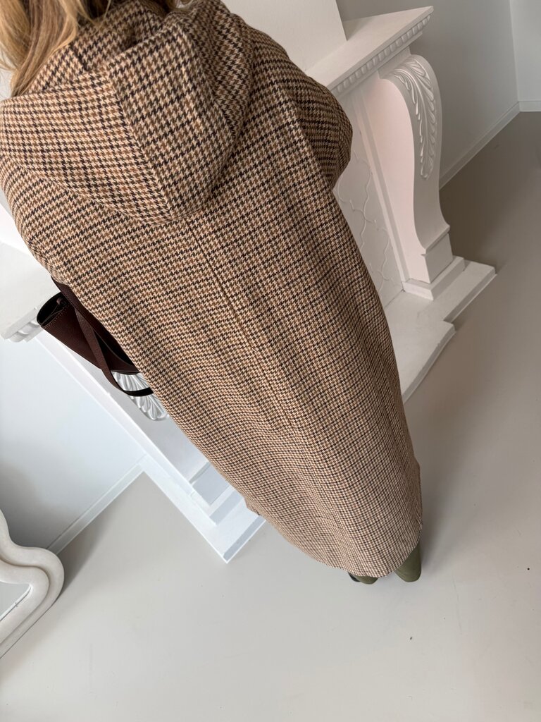 Lotta checked coat