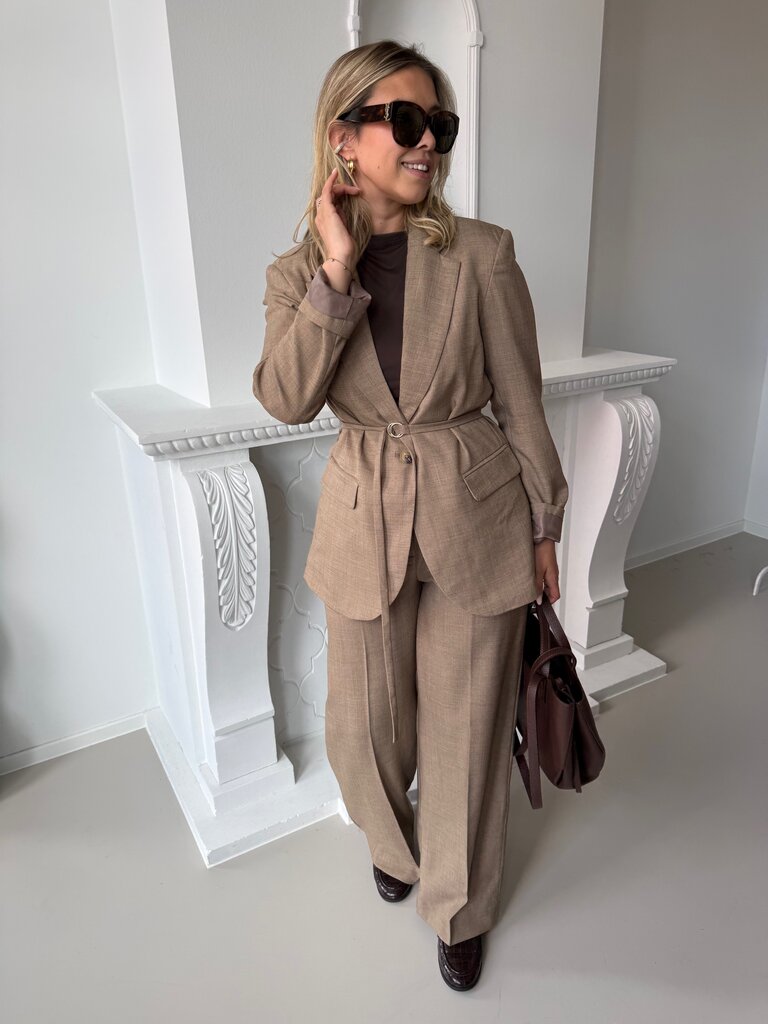Haze belt blazer taupe