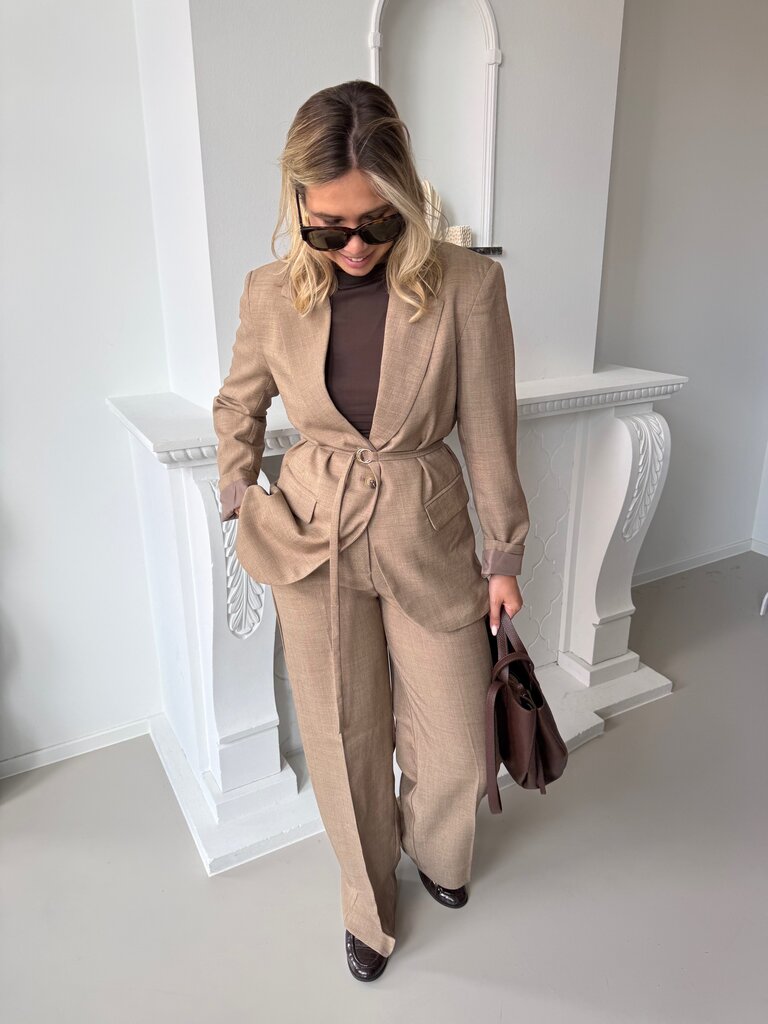 Haze belt blazer taupe