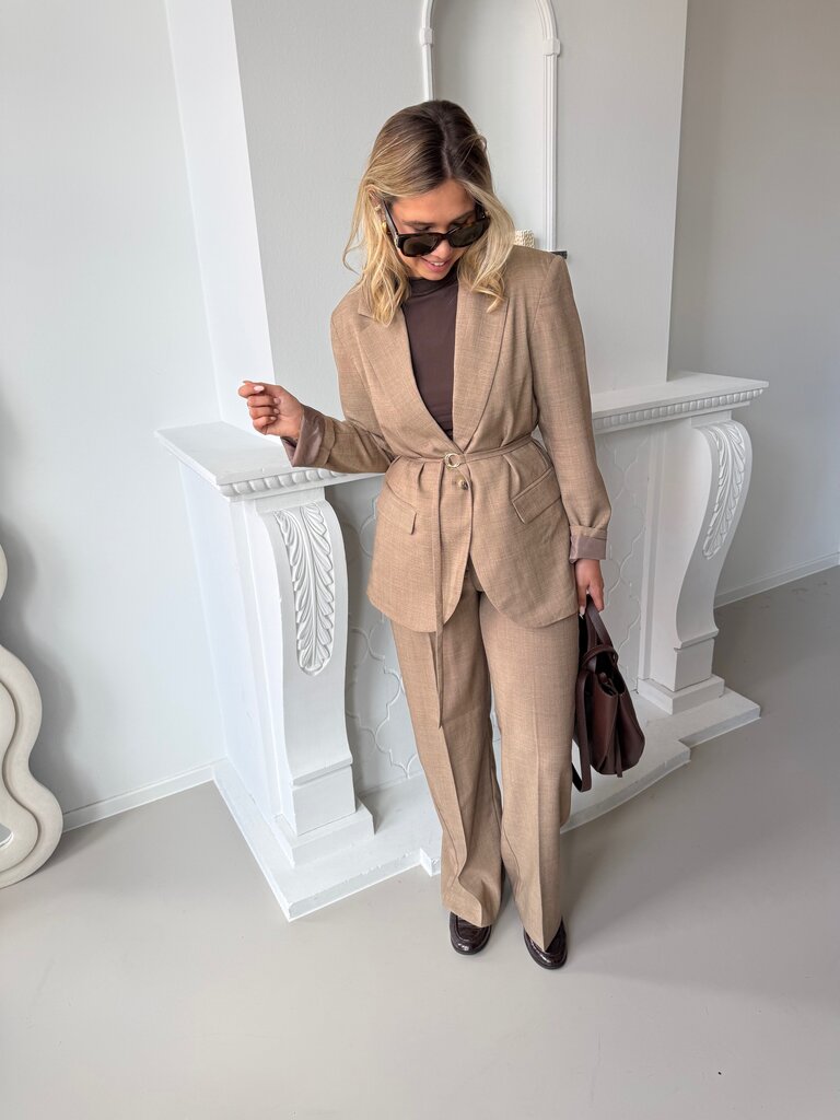 Haze belt blazer taupe