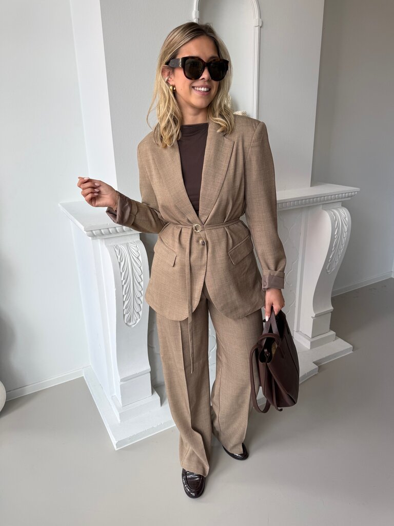 Haze belt blazer taupe