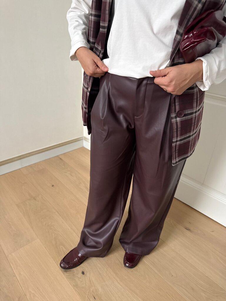 Niella faux leather pants bordeaux