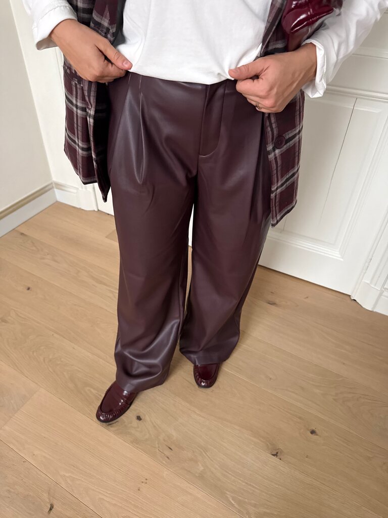 Niella faux leather pants bordeaux