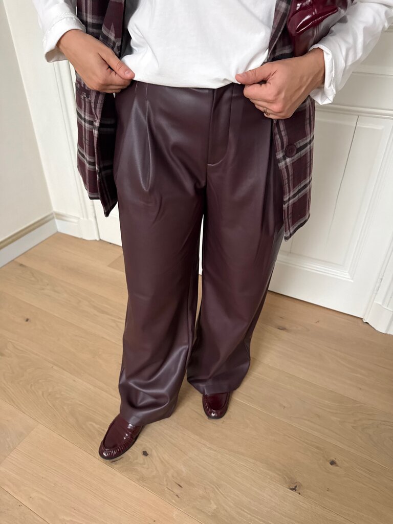 Niella faux leather pants bordeaux