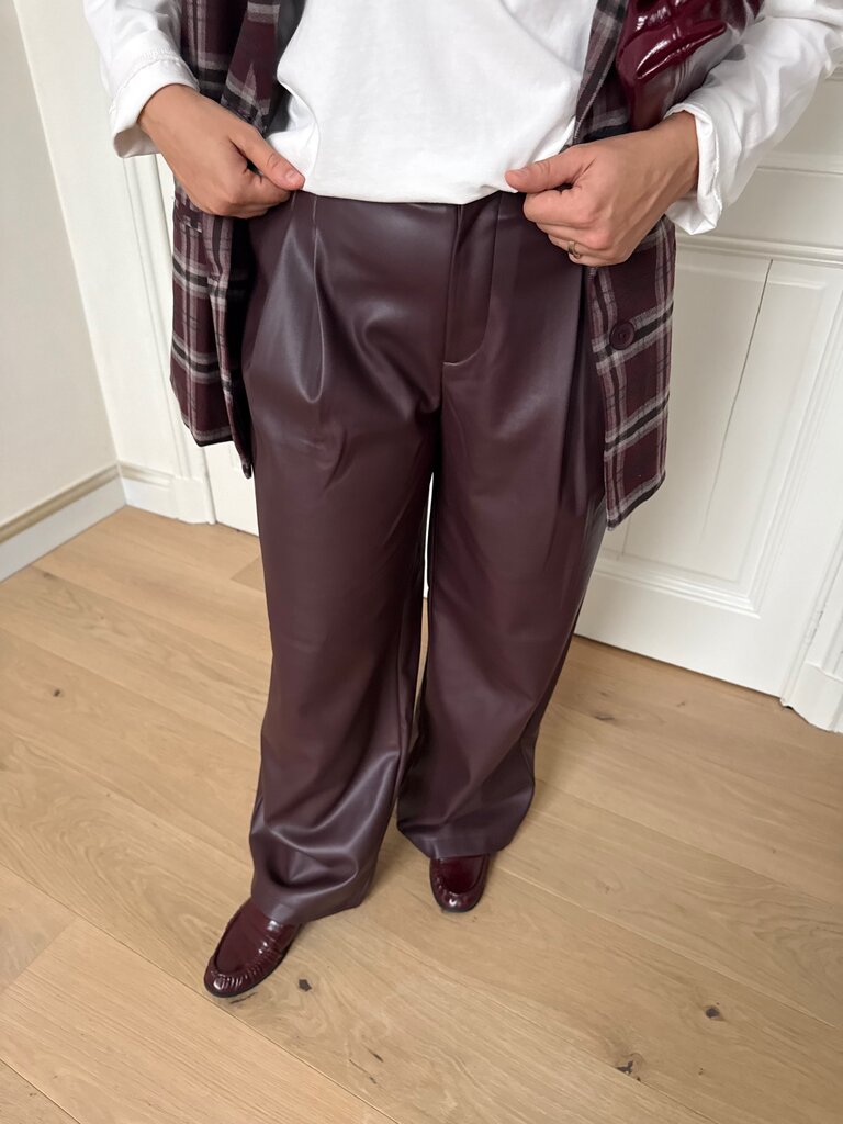 Niella faux leather pants bordeaux
