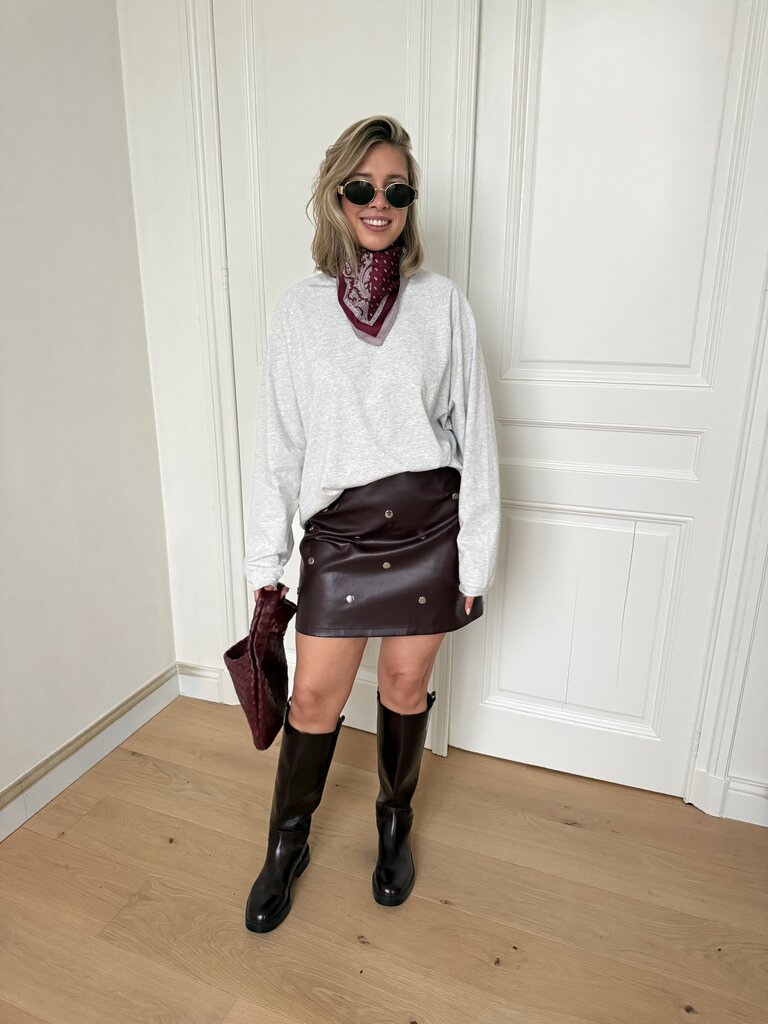 Ava stud skirt bordeaux