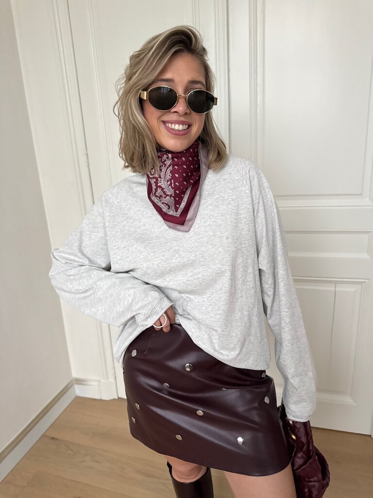Ava stud skirt bordeaux