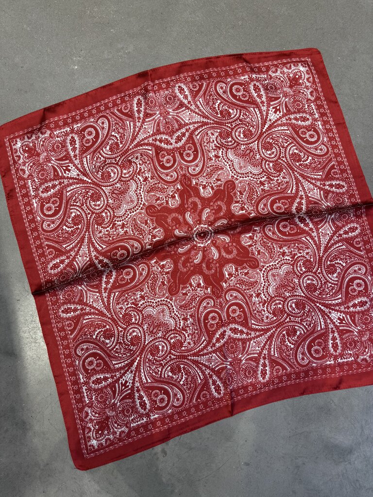 Scarf satin red