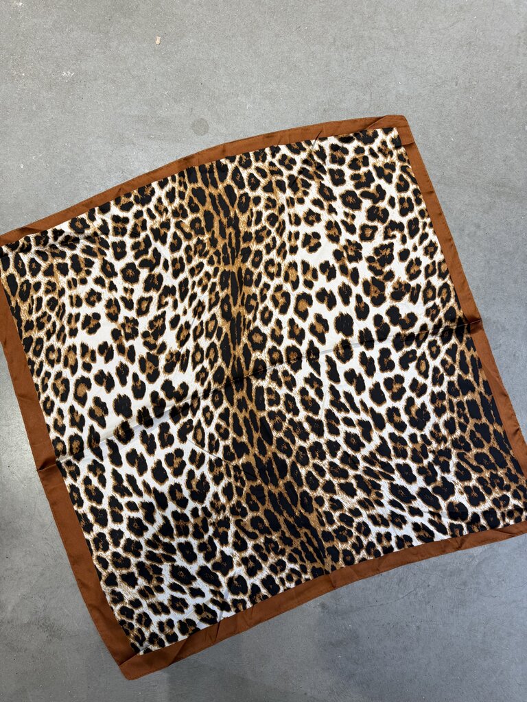 Satin scarf leopard