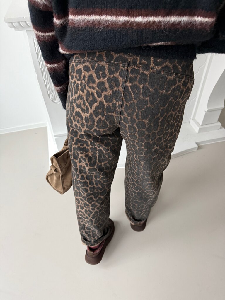 Bay leopard barrel