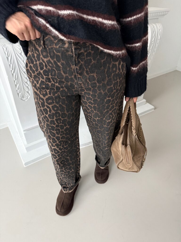 Bay leopard barrel