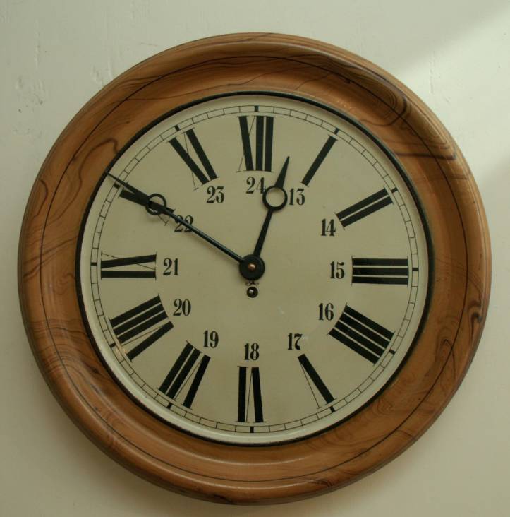 Clock Bar Brasserie Affaire d'Eau