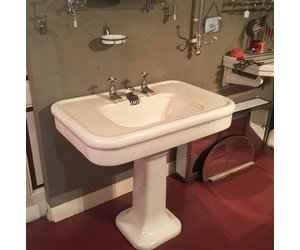 Antique washbasin on a column - Affaire d'Eau