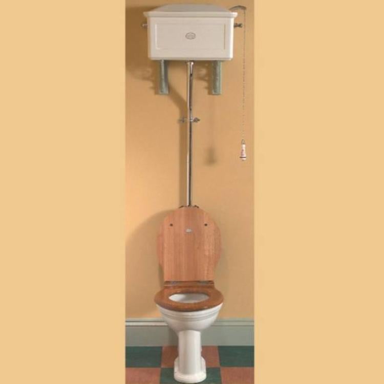 Decoratie spons klein Thomas Crapper toilet with a throne seat and high china cistern - Affaire  d'Eau