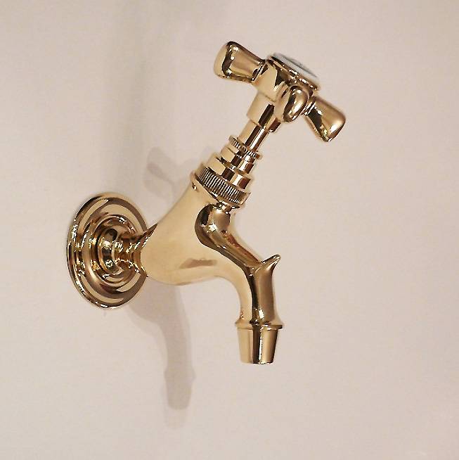 Faucet with bucket hook Affaire d'Eau