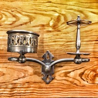 Antieke beker- en tandenborstel houder