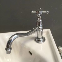 Singel faucet with long spout