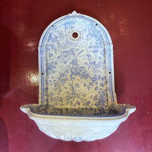 Antique wash basin Bleu