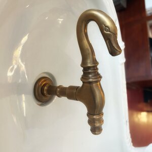 Singel Faucet Swan Weathered brass