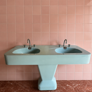 Dubbele Mid-Century Wastafel met zuil | Retro Badkamermeubel uit de Jaren 50 licht blauw