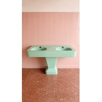 Vintae Mid Century dubbele wastafel op zuil in pistachegroen