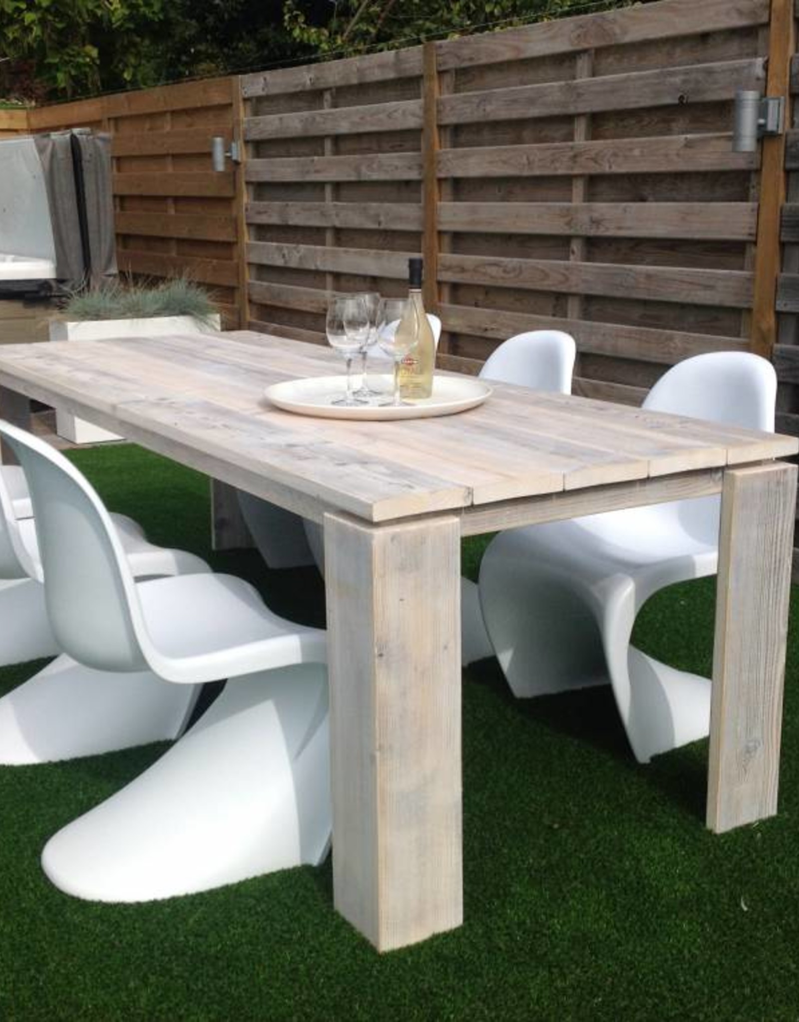 Nicola Tafel - Steigerhout