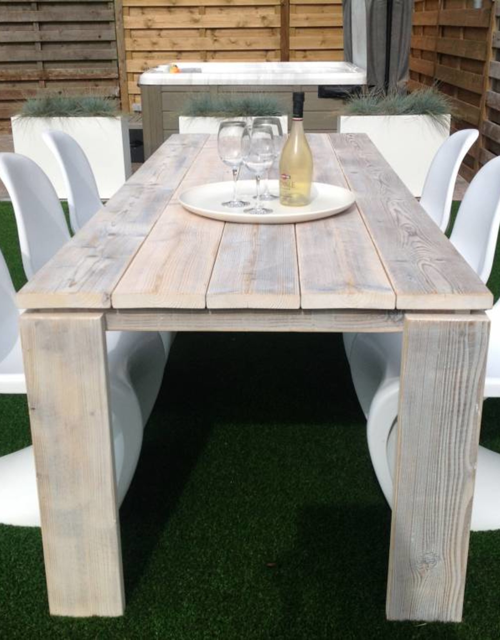 Nicola Tafel - Steigerhout