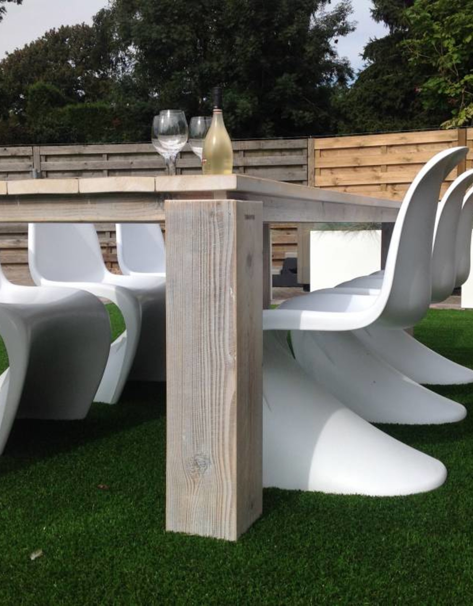 Nicola Tafel - Steigerhout