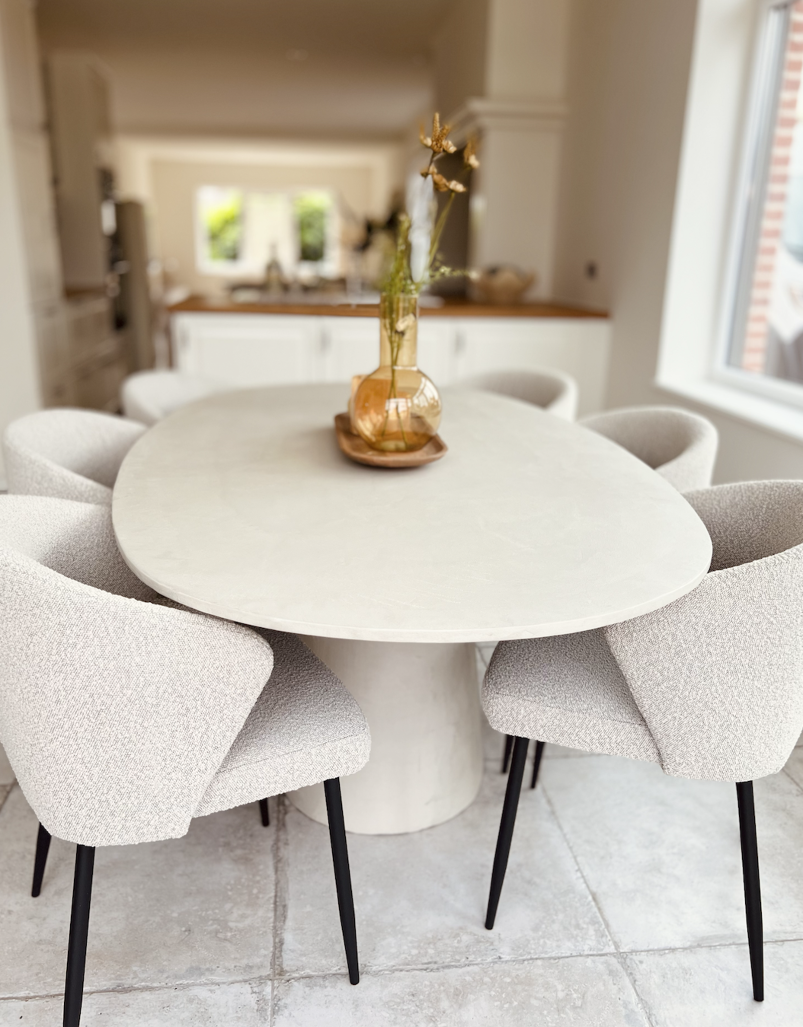 Mila Tafel - Mortex  met ovale poot