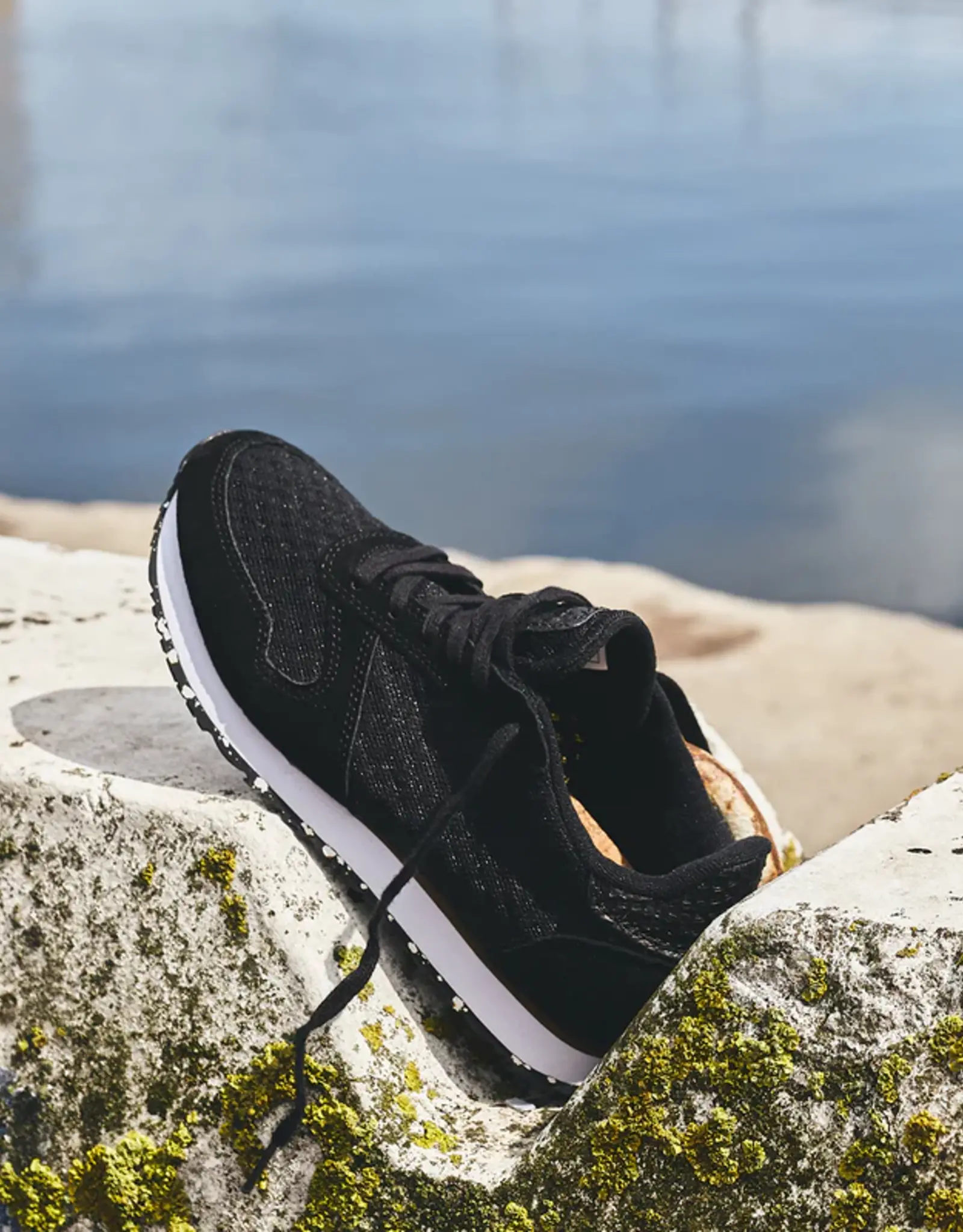 Woden Ydun - suede mesh black